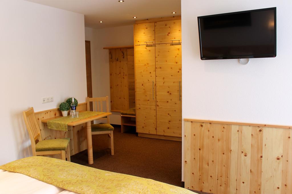 Olympia Privathotel Garni Sankt Jakob in Defereggen Habitación foto